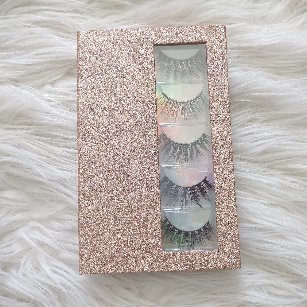 Lash Book - Picture 5 of 6